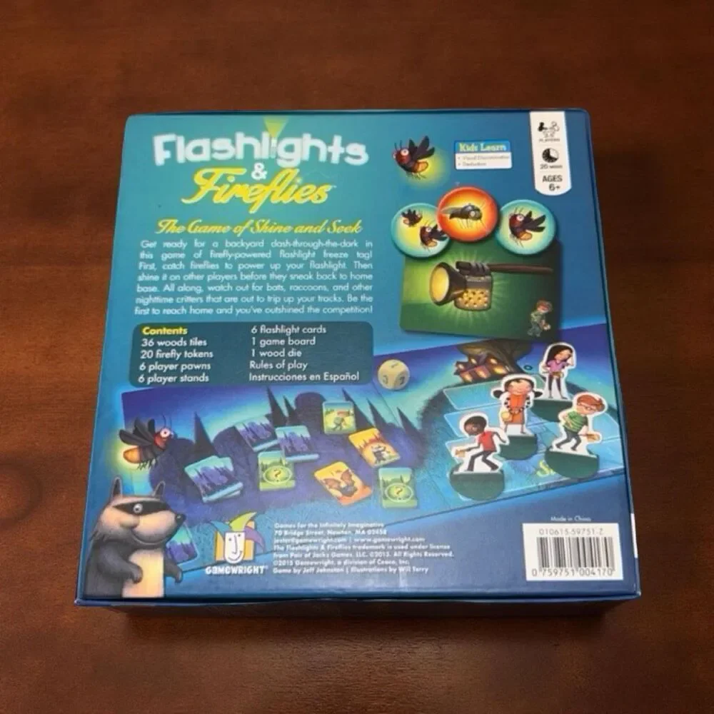 Gamewright Flashlights & Firefly “Light & Seek” Game Complete